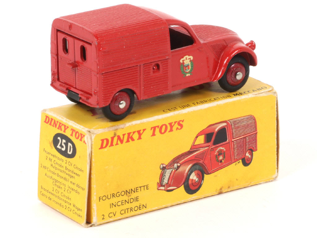 Lot 547 - DINKY TOYS (FRANCE) (1)
