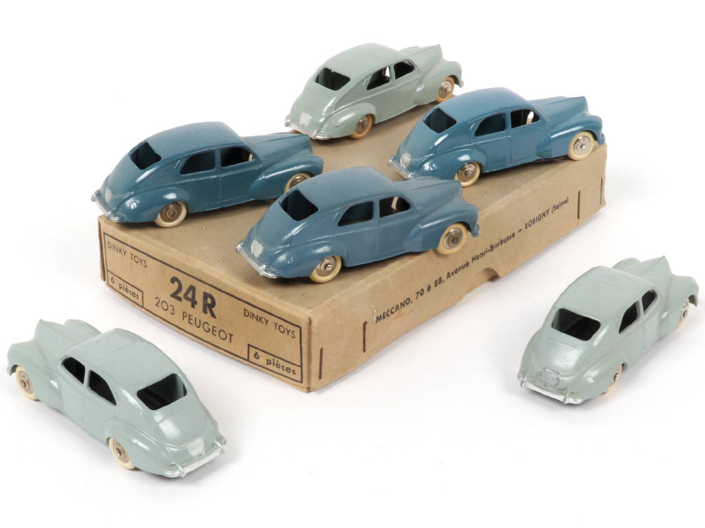 Lot 497 - DINKY TOYS (FRANCE) (7)