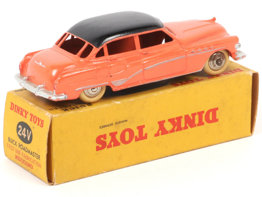 Lot 522 - DINKY TOYS (FRANCE) (1)