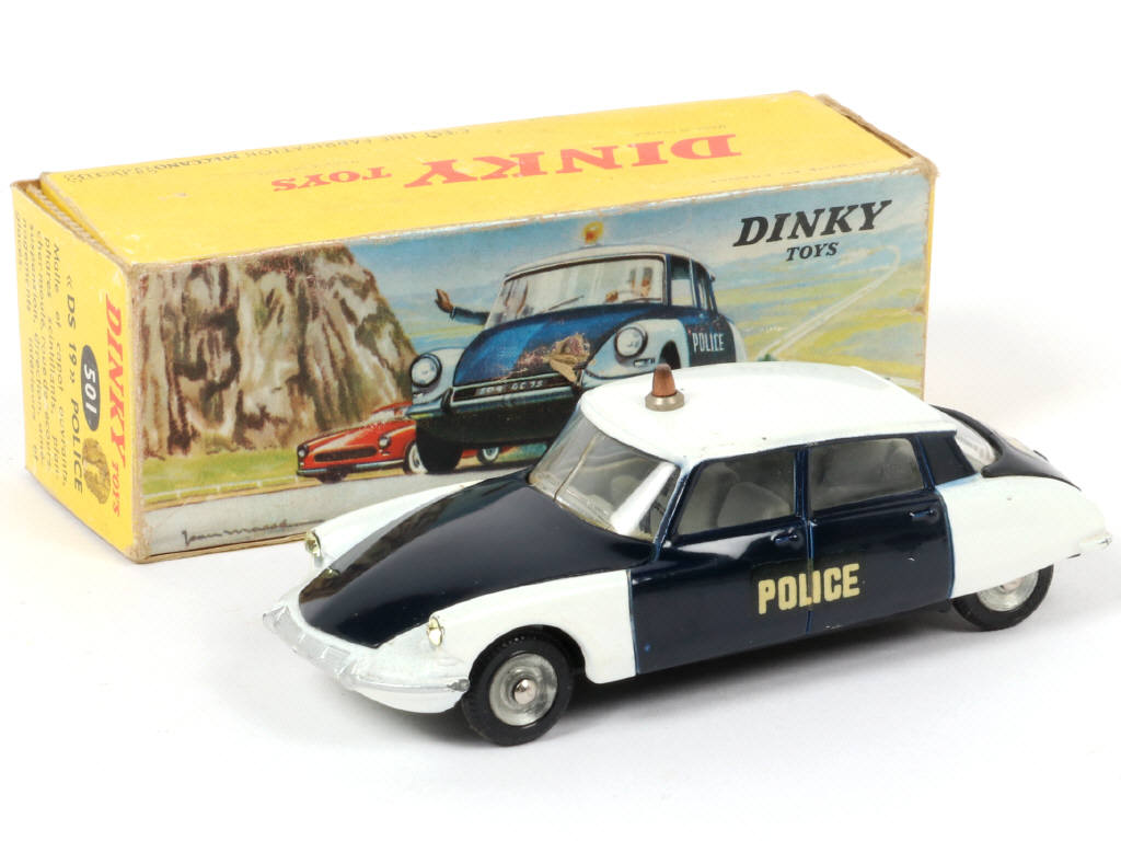 Lot 556 - DINKY TOYS (FRANCE) (1)