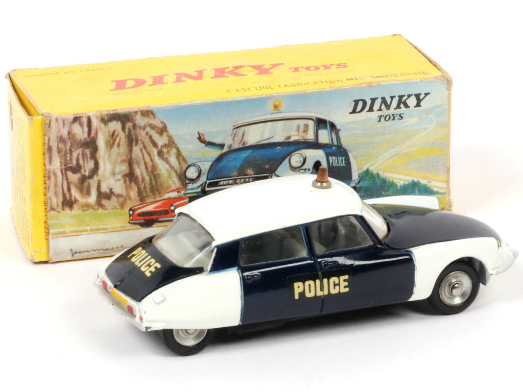 Lot 556 - DINKY TOYS (FRANCE) (1)