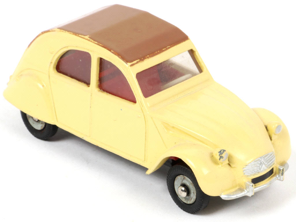 Lot 550 - DINKY TOYS (FRANCE) (1)