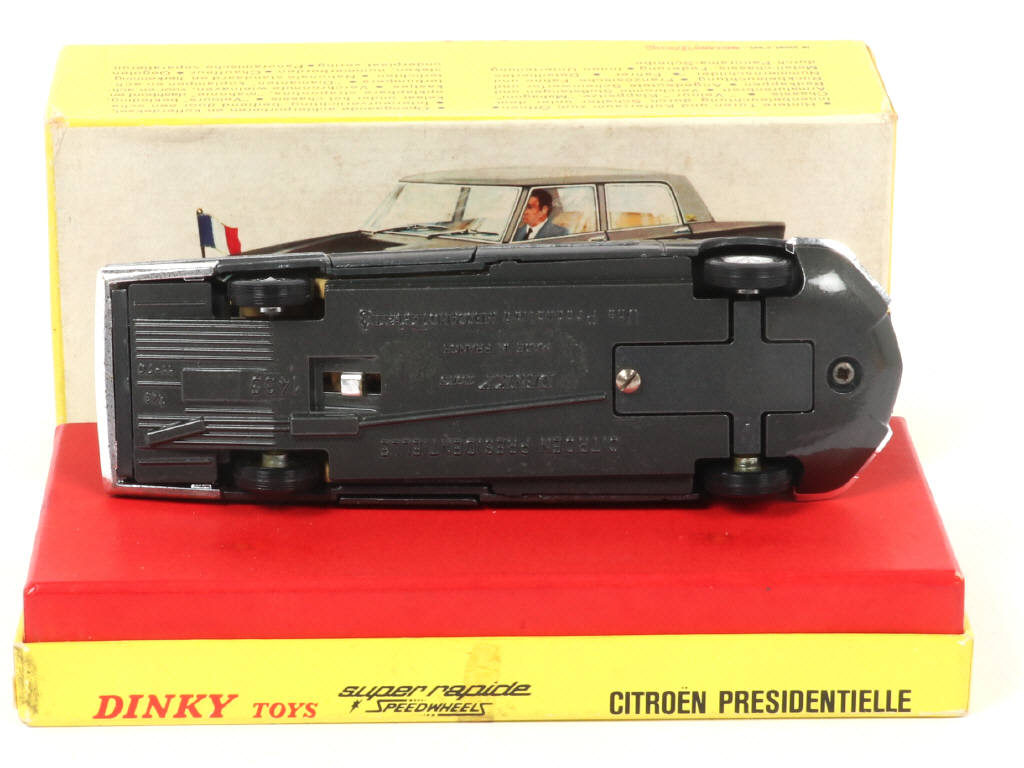 Lot 560 - DINKY TOYS (FRANCE) (1)