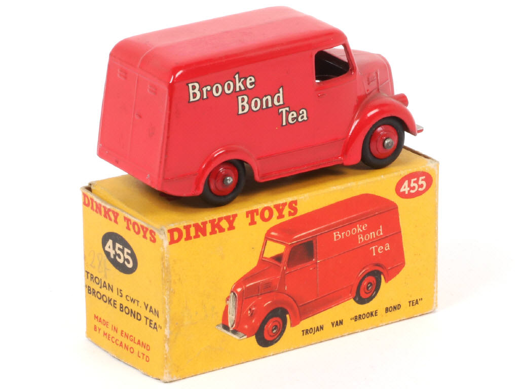 Lot 645 - DINKY TOYS (GB) (1)