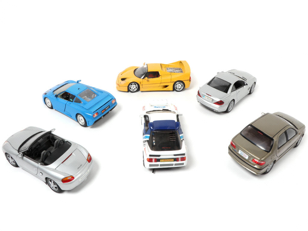 Lot 120 - DIVERS (6)