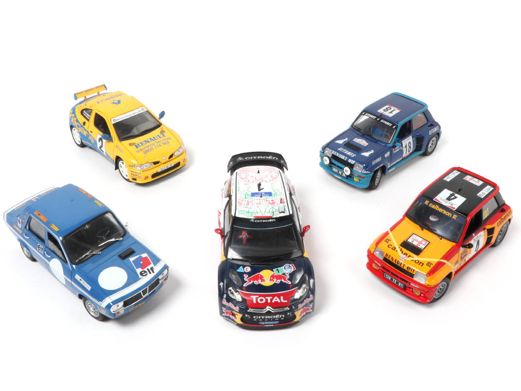 Lot 107 - DIVERS (5)