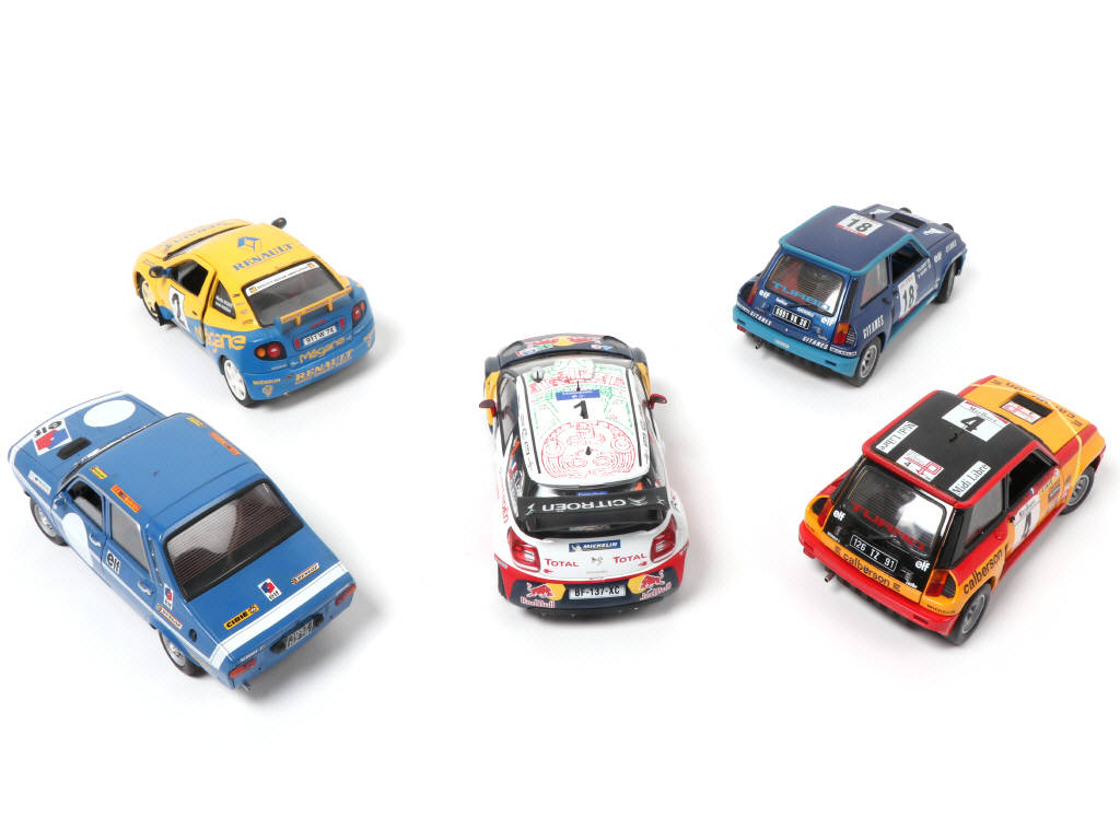 Lot 107 - DIVERS (5)