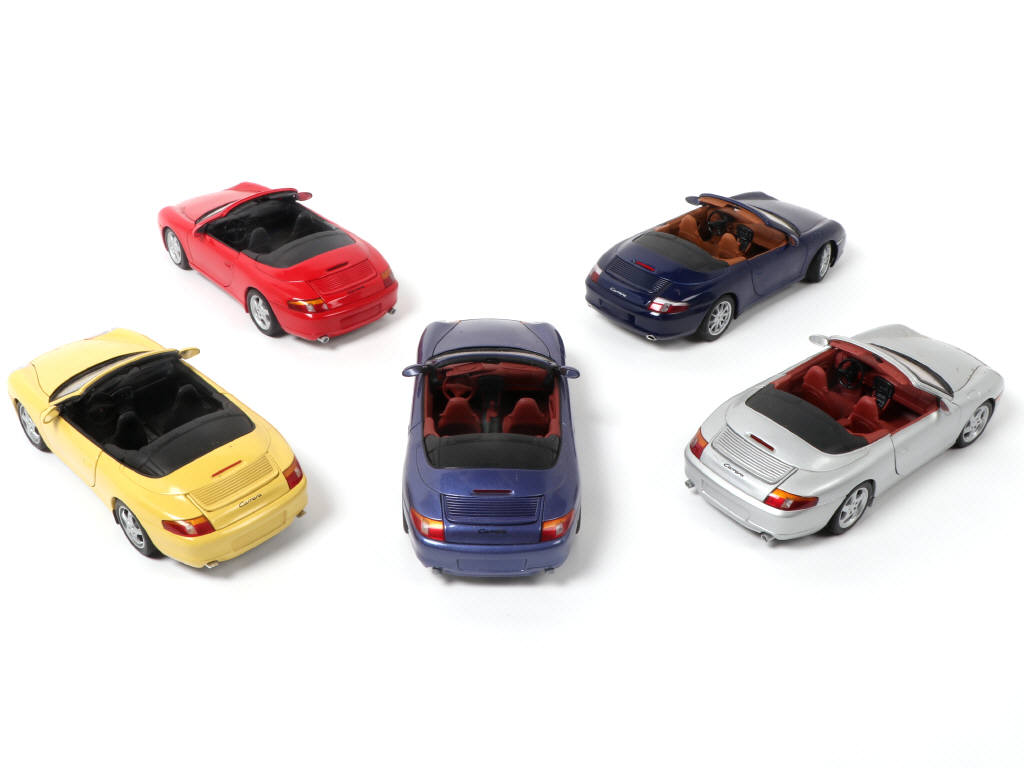 Lot 116 - DIVERS (5)