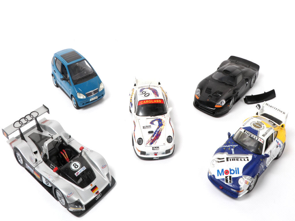 Lot 115 - DIVERS (5)