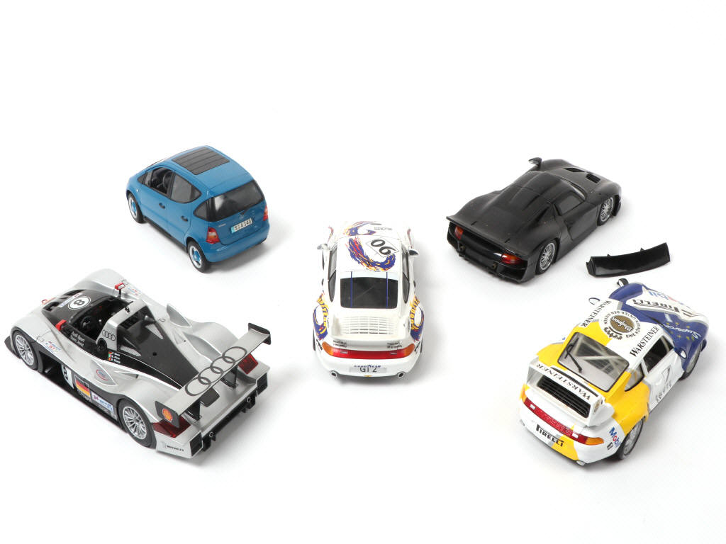 Lot 115 - DIVERS (5)