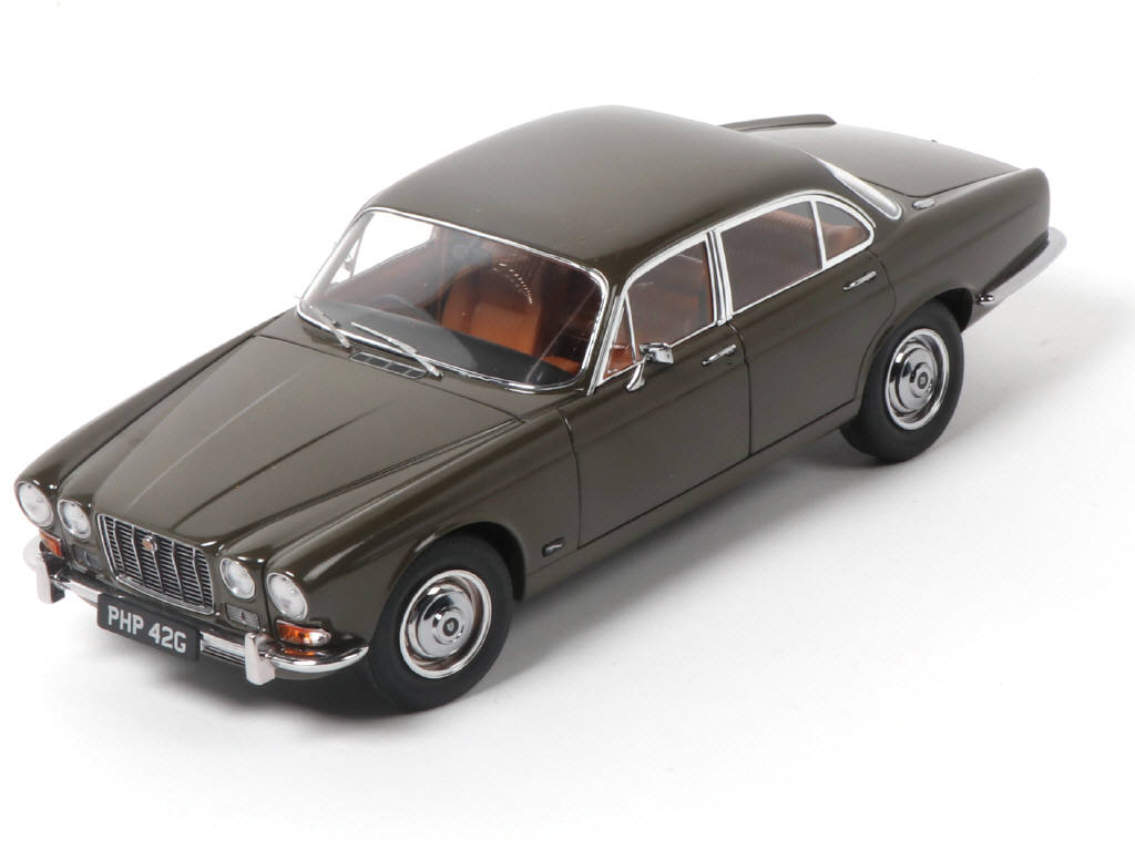 Lot 124 - PARAGON MODELS (CHINE) (1)