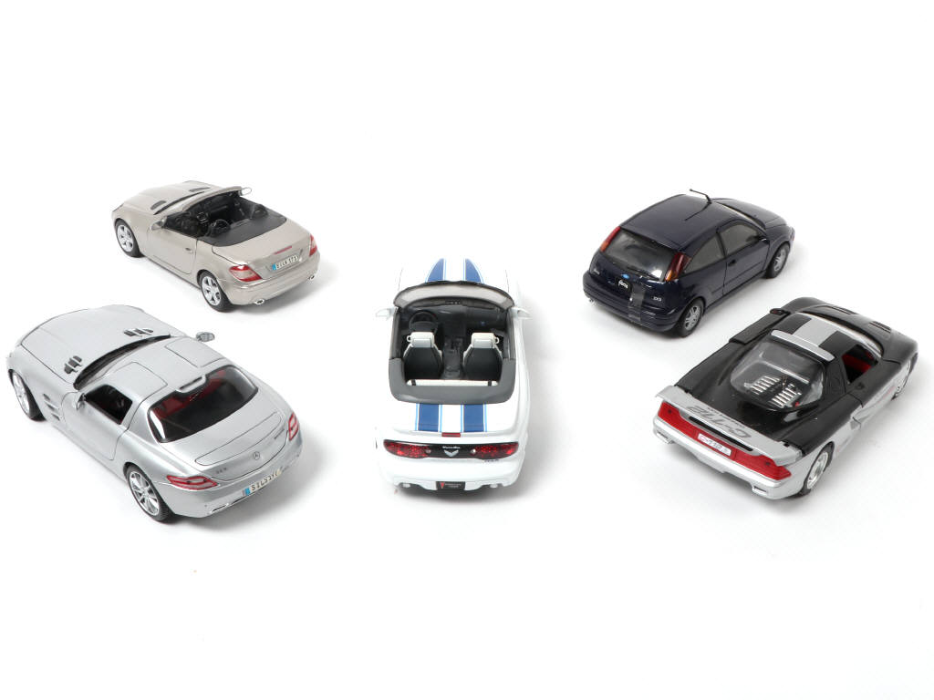 Lot 118 - DIVERS (5)