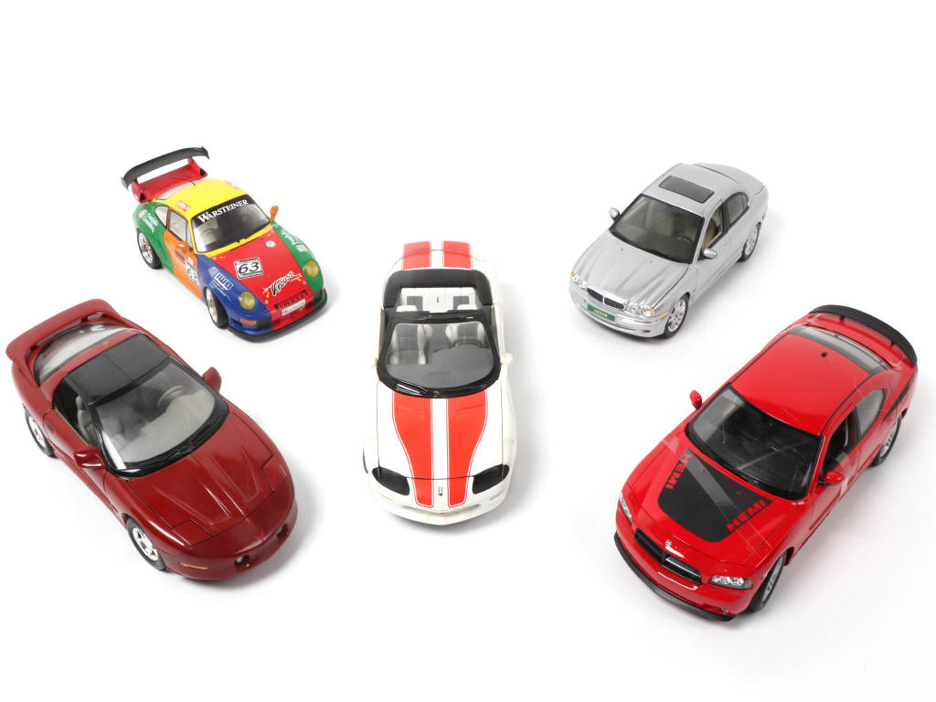 Lot 114 - DIVERS (5)