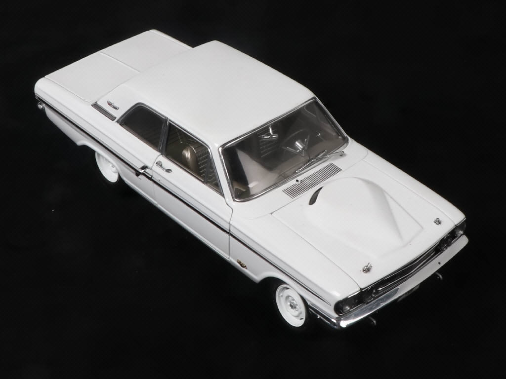 Lot 126 - PRECISION 100 COLLECTION (CHINE) (1)