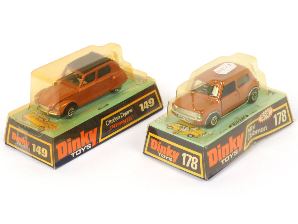Lot 312 - DINKY TOYS (GB) (2)
