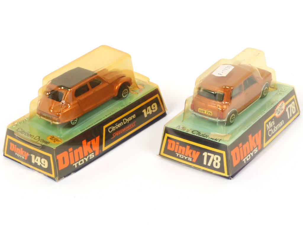 Lot 312 - DINKY TOYS (GB) (2)