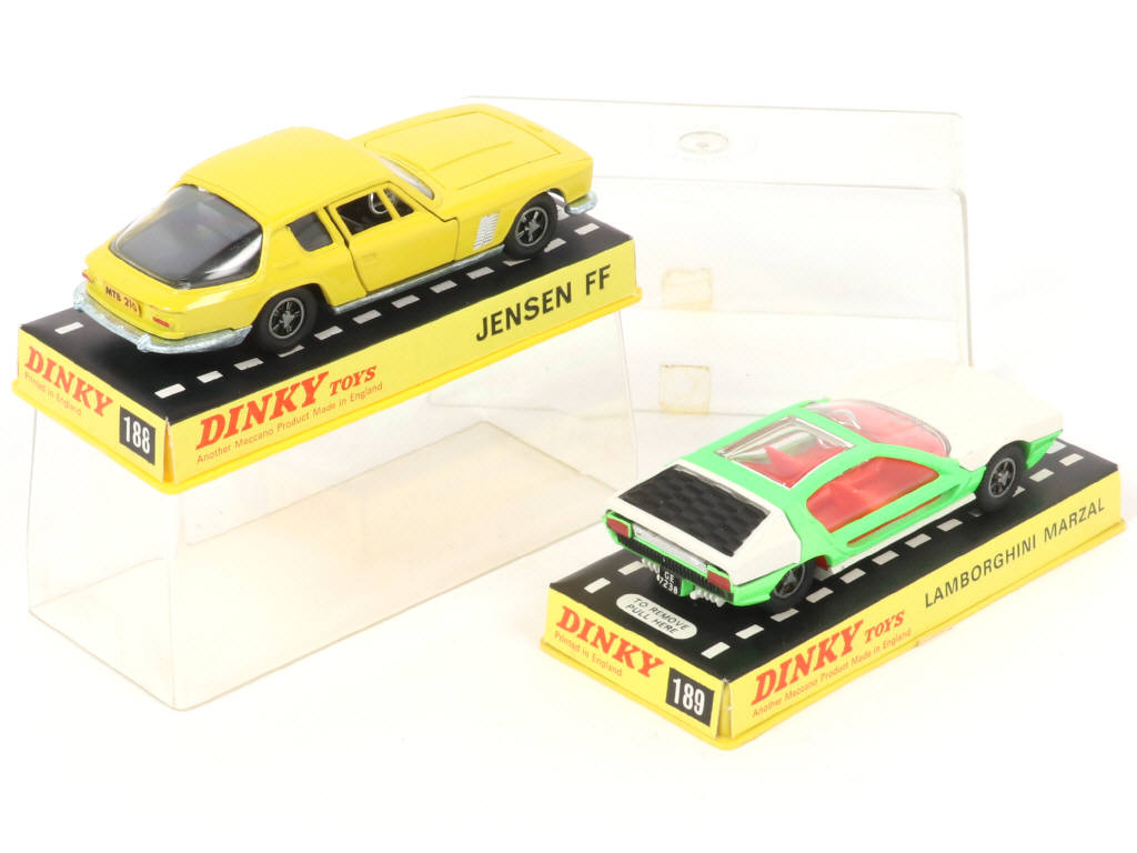 Lot 313 - DINKY TOYS (GB) (2)