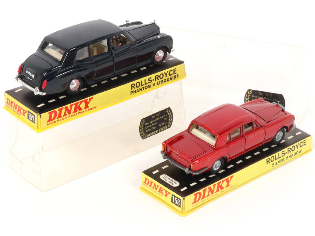 Lot 315 - DINKY TOYS (GB) (2)