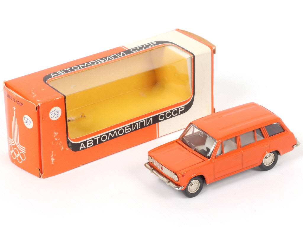 Lot 140 - NOVOEXPORT (URSS) (1)