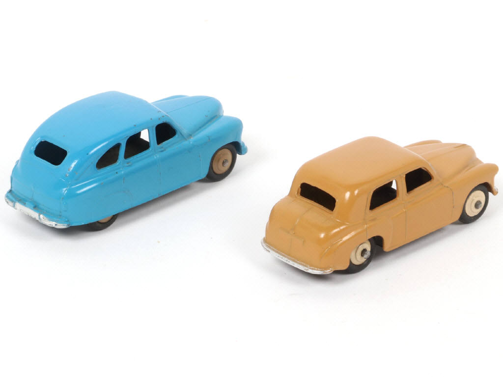 Lot 307 - DINKY TOYS (GB) (2)