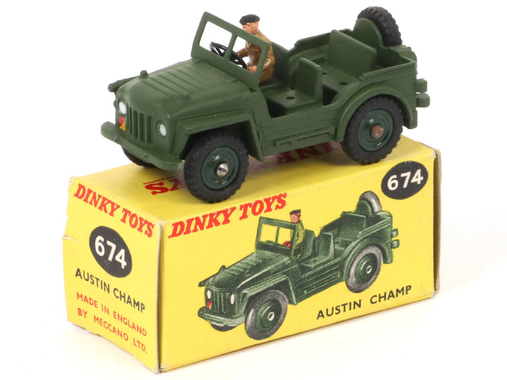 Lot 304 - DINKY TOYS (GB) (1)