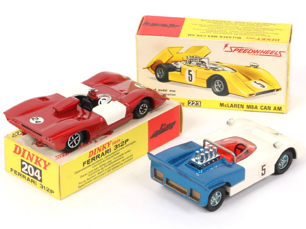 Lot 319 - DINKY TOYS (GB) (2)