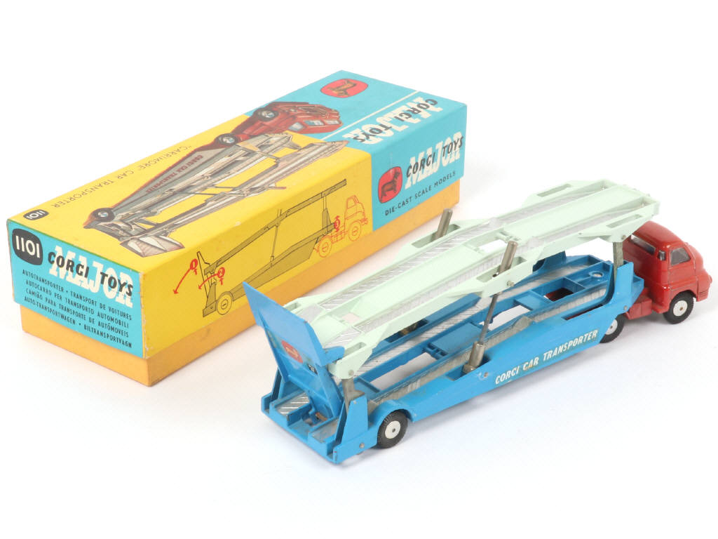 Lot 214 - CORGI TOYS (GB) (1)