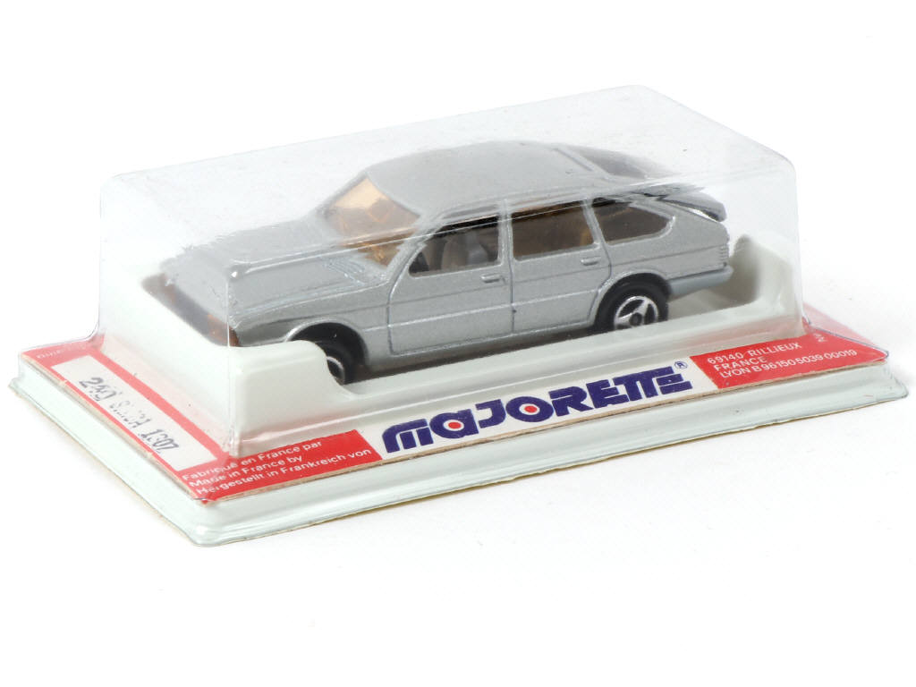 Lot 107 - MAJORETTE (FRANCE) (1)