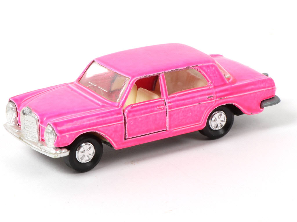 Lot 100 - MAJORETTE (FRANCE) (1)