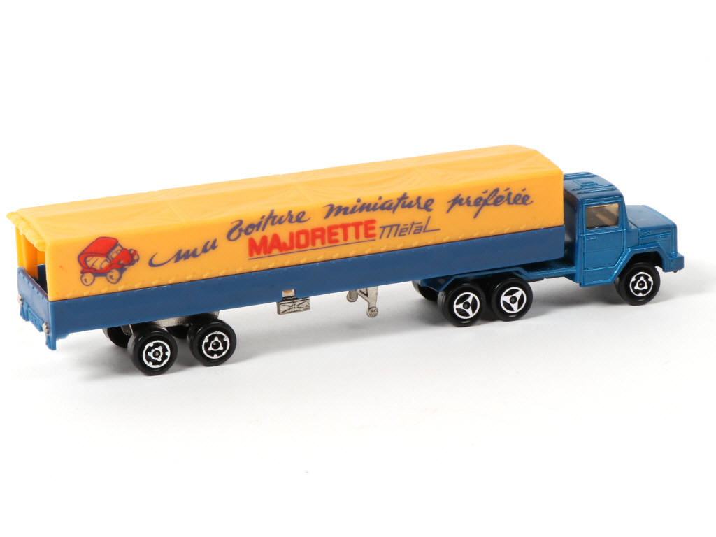 Lot 233 - MAJORETTE (FRANCE) (1)