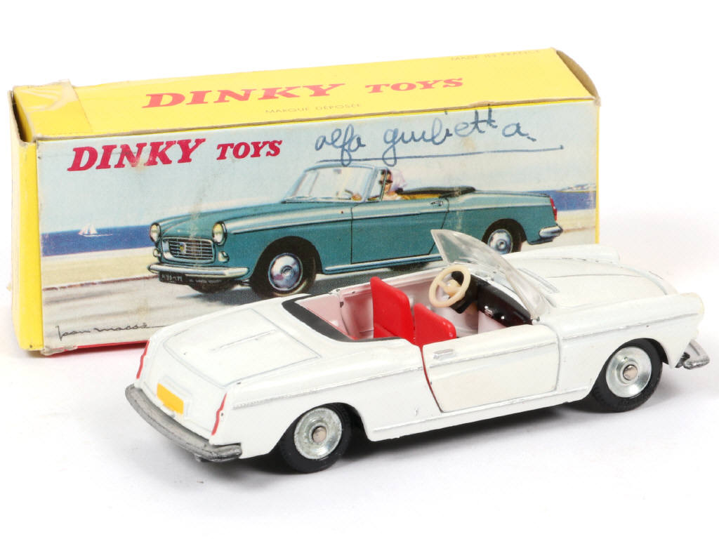 Lot 330 - DINKY TOYS (FRANCE) (1)