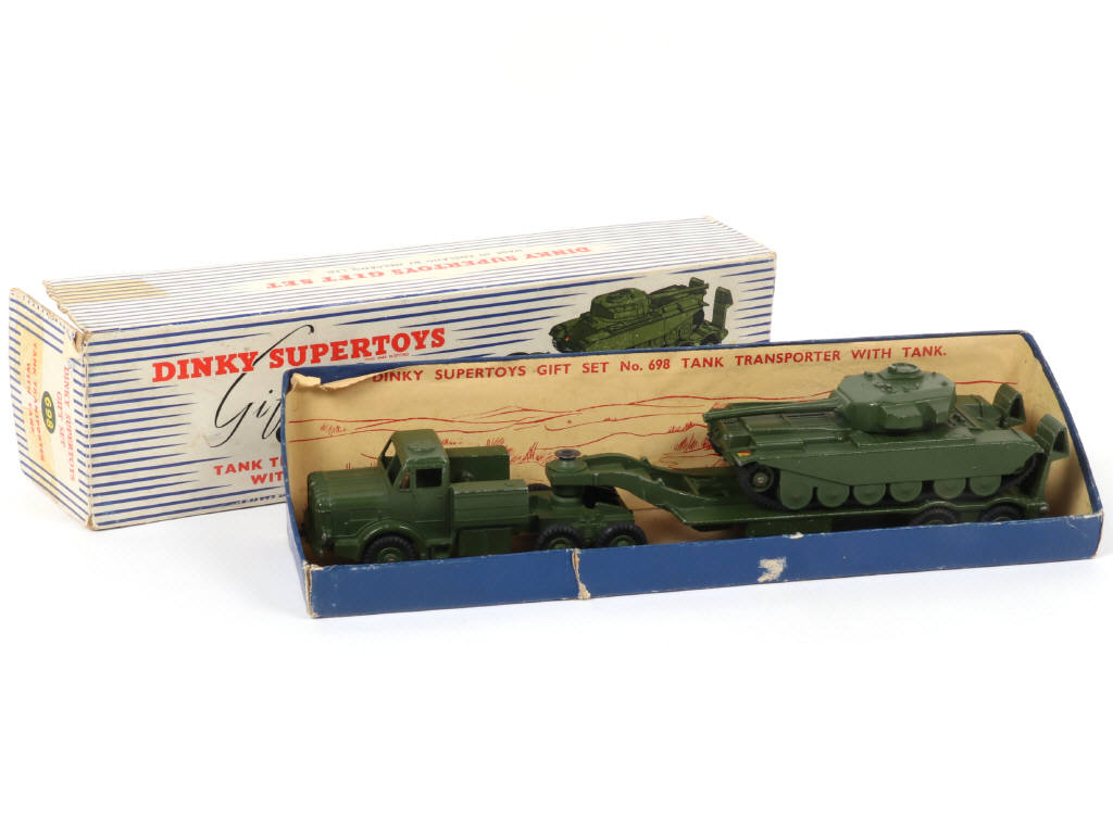 Lot 269 - DINKY TOYS (GB) (1)