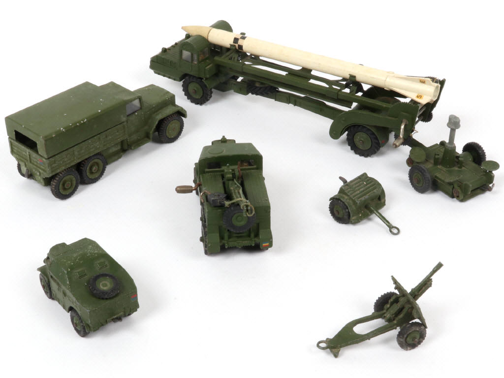 Lot 275 - DINKY TOYS (GB) (7)