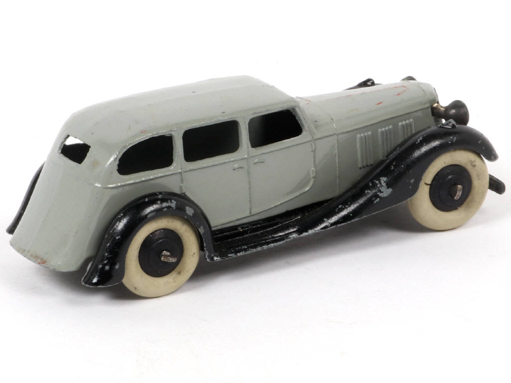 Lot 244 - DINKY TOYS (GB) (1)
