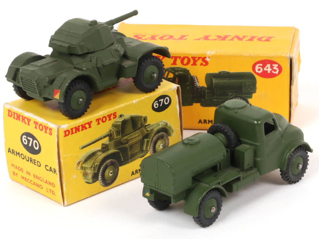 Lot 163 - DINKY TOYS (GB) (2)