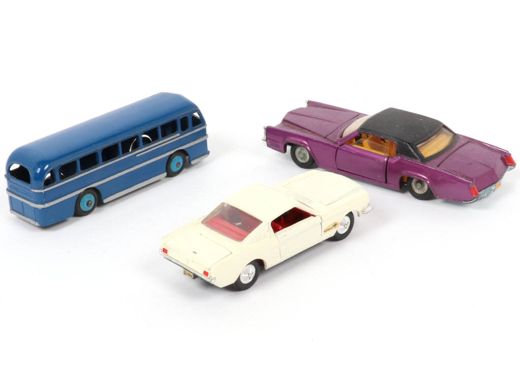 Lot 172 - DINKY TOYS (GB) (3)