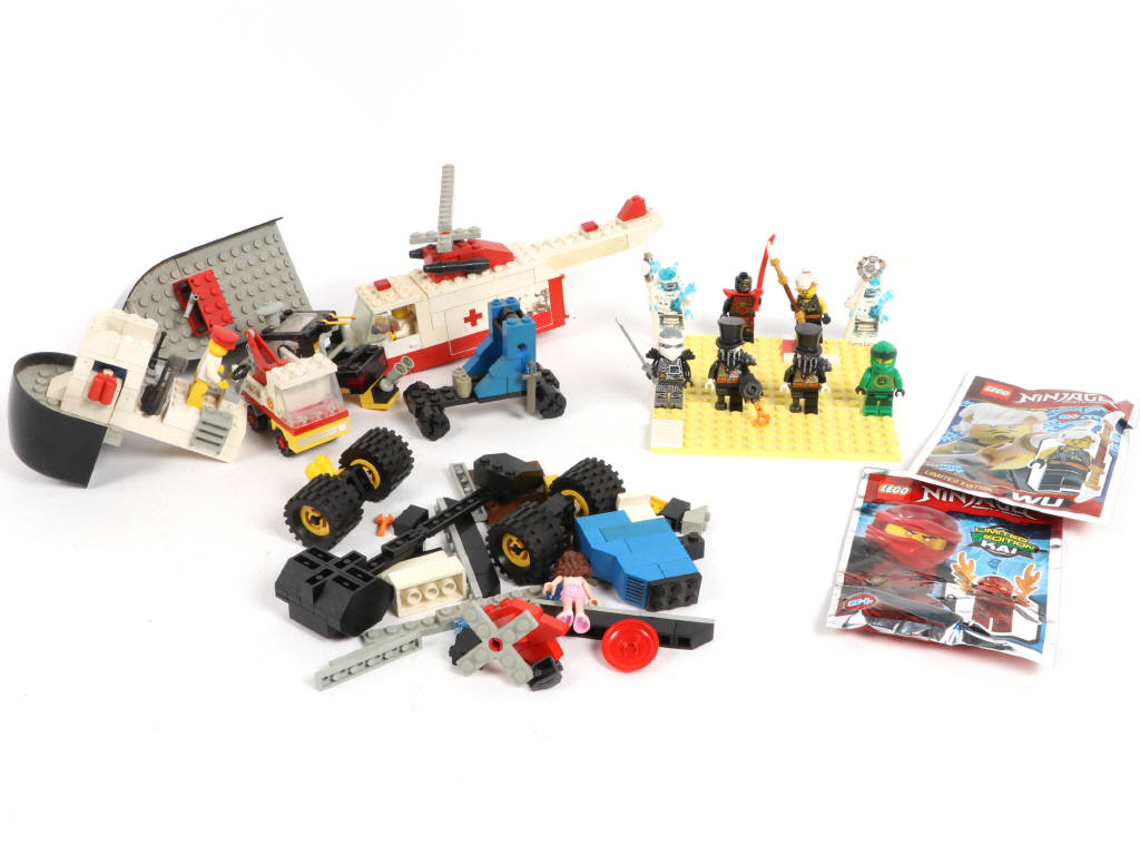 Lot 173 - LEGO (DANEMARK) (1)