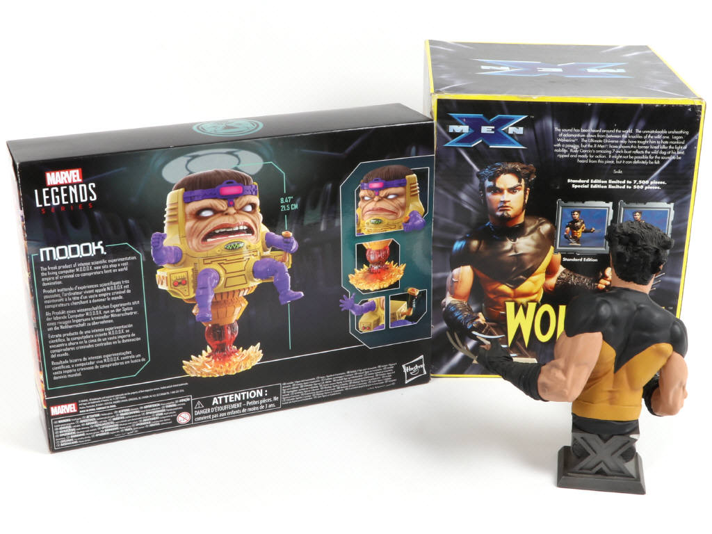 Lot 50 - DIAMOND SELECT TOYS (USA) (2)