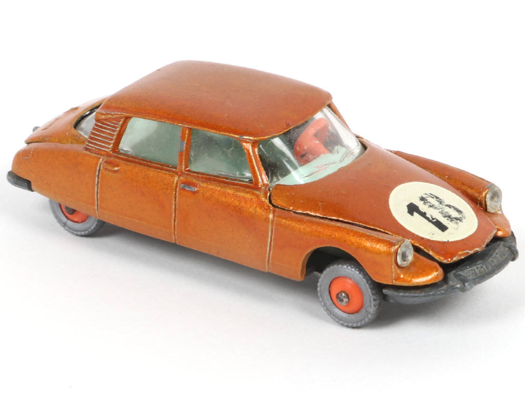 Lot 1 - MAJORETTE (FRANCE) (1)