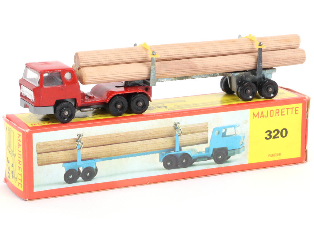 Lot 38 - MAJORETTE (FRANCE) (1)