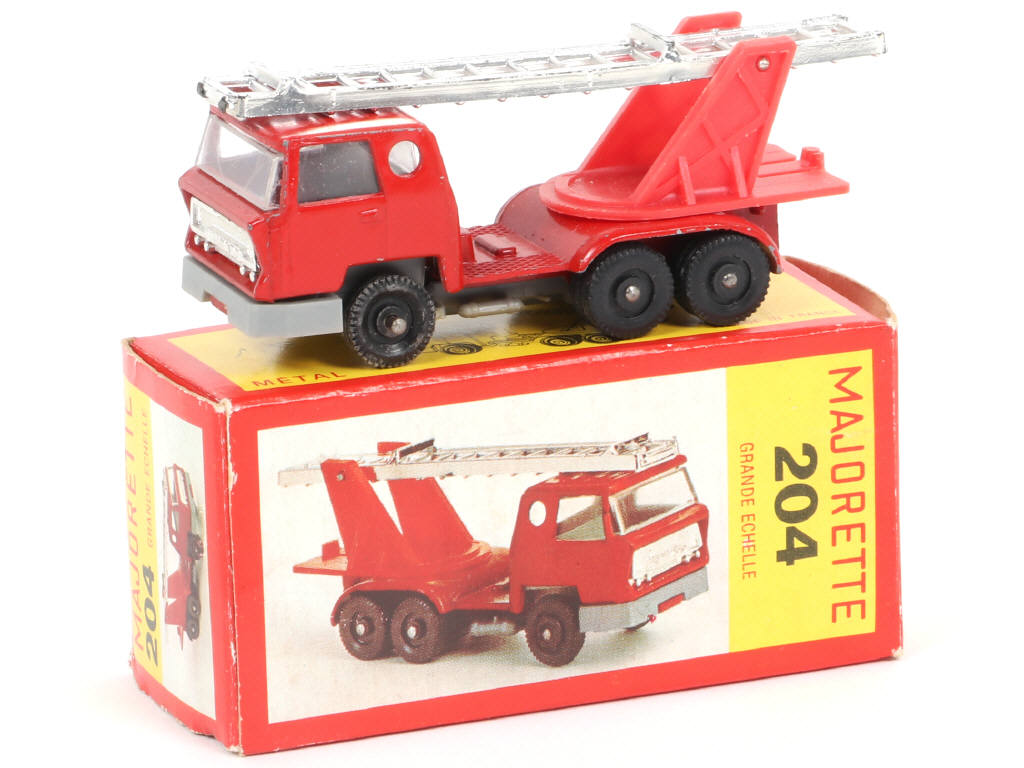 Lot 39 - MAJORETTE (FRANCE) (1)