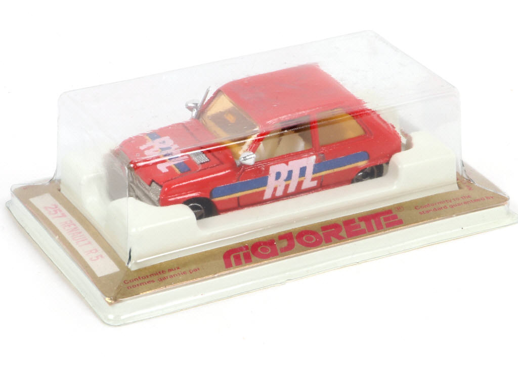 Lot 100 - MAJORETTE (FRANCE) (1)