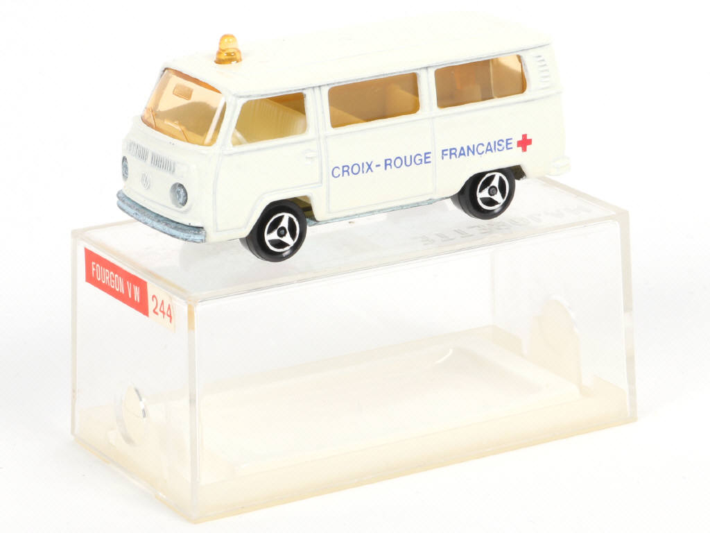 Lot 145 - MAJORETTE (FRANCE) (1)