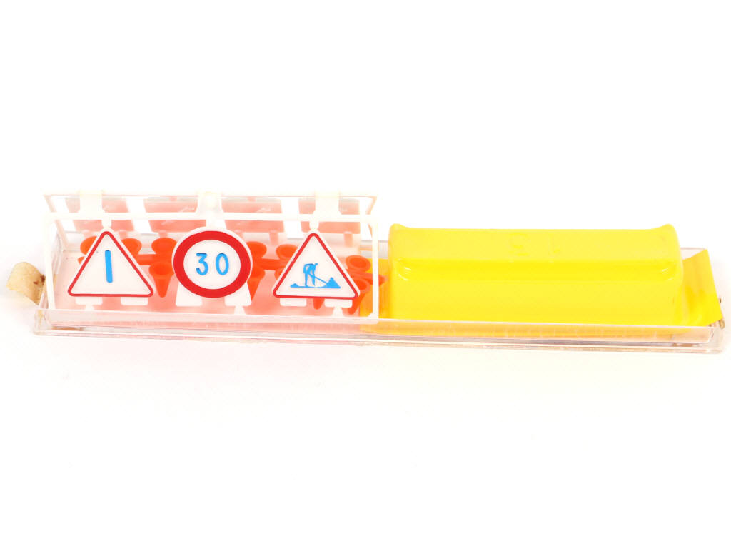 Lot 193 - MAJORETTE (FRANCE) (1)