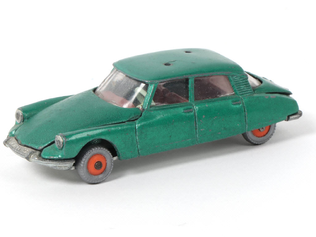 Lot 263 - MAJORETTE (FRANCE) (1)