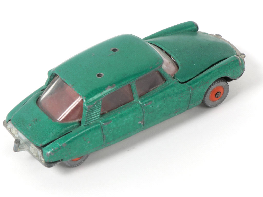 Lot 263 - MAJORETTE (FRANCE) (1)
