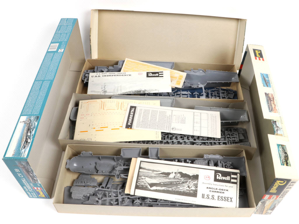 Lot 27 - REVELL (USA) (5)