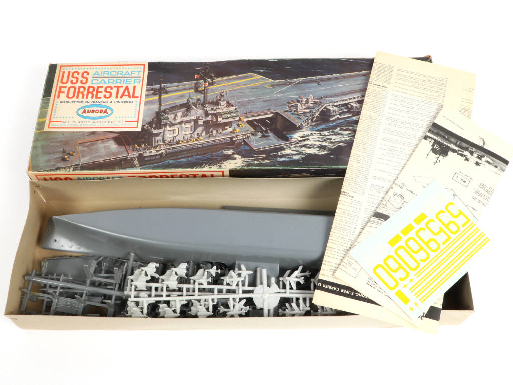 Lot 25 - AURORA PLASTICS (USA) (1)