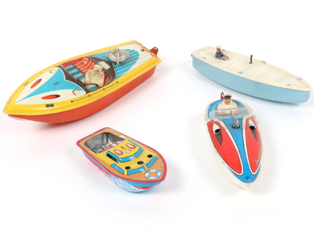 Lot 106 - DIVERS (4)