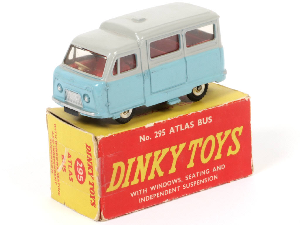 Lot 272 - DINKY TOYS (GB) (1)